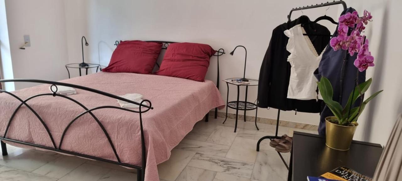 Apartmán Laura Domus Portici Exteriér fotografie